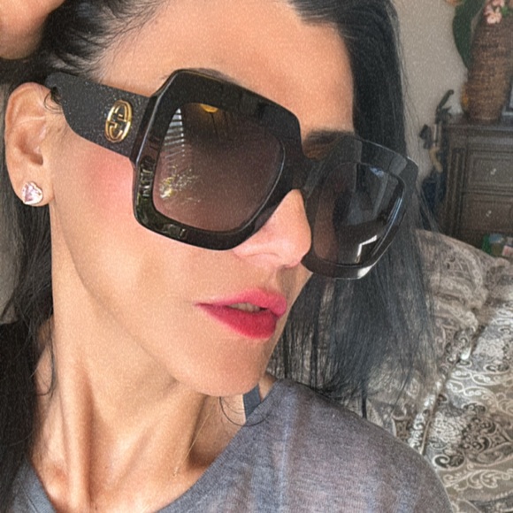 Oversized square Gucci sunglasses - Picture 13 of 16